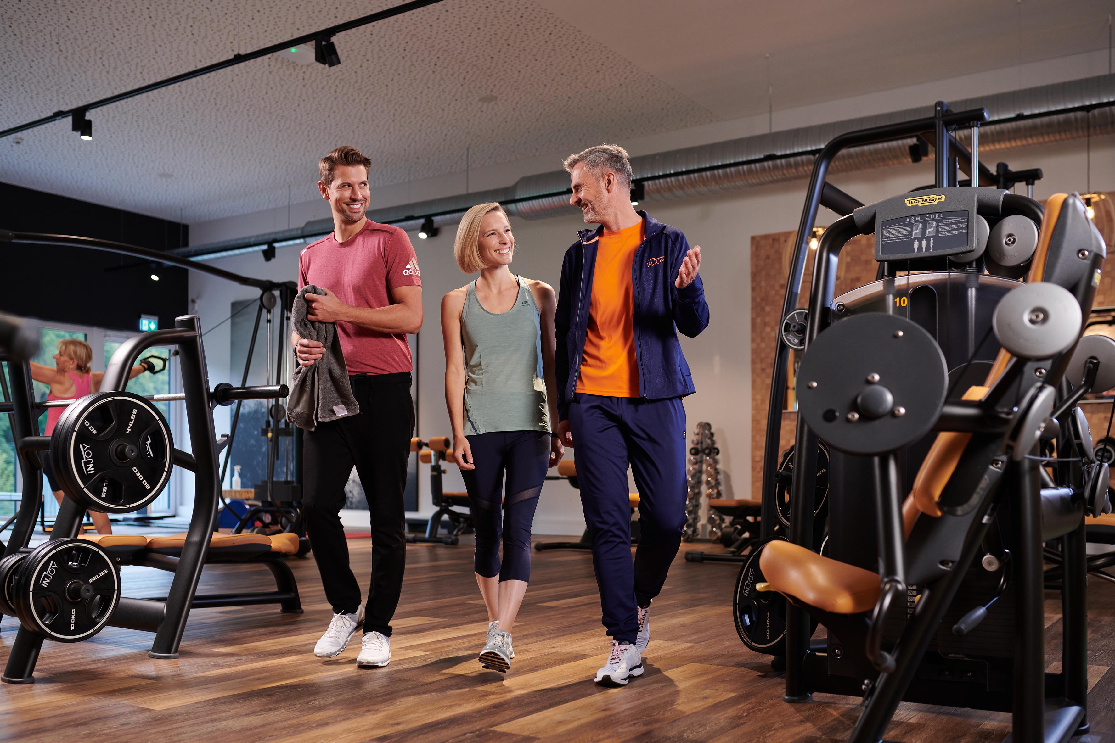 Trainer mit Kunden